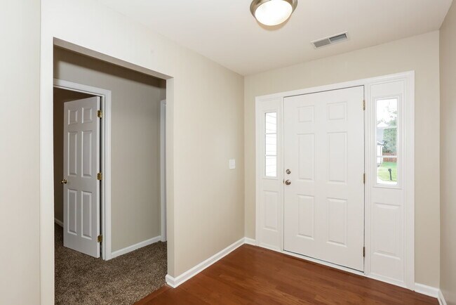 Foto del edificio - 5207 Hildreth Court