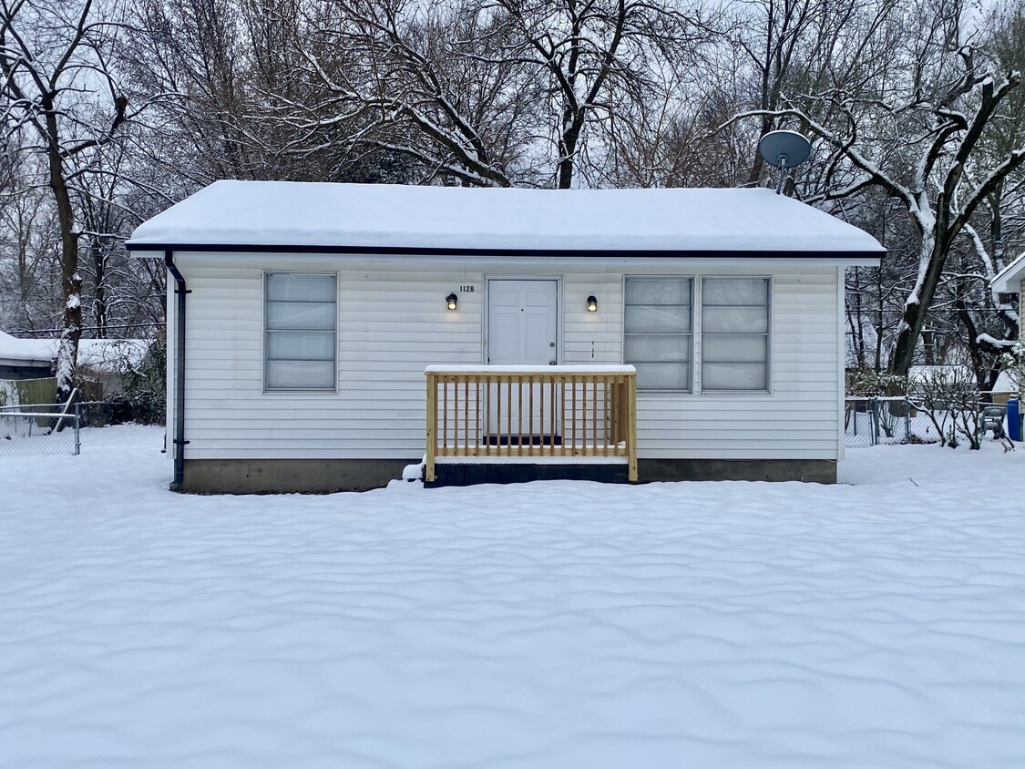 Primary Photo - 1128 Maple Ave