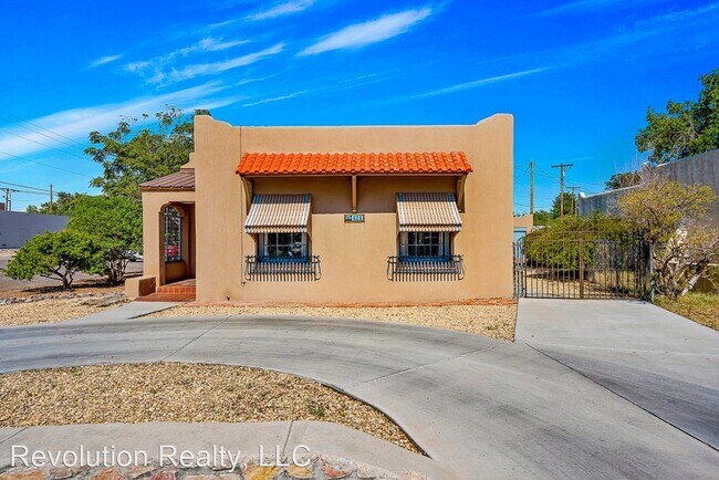 Foto del edificio - 2 br, 2 bath House - 626 N. Alameda Blvd.
