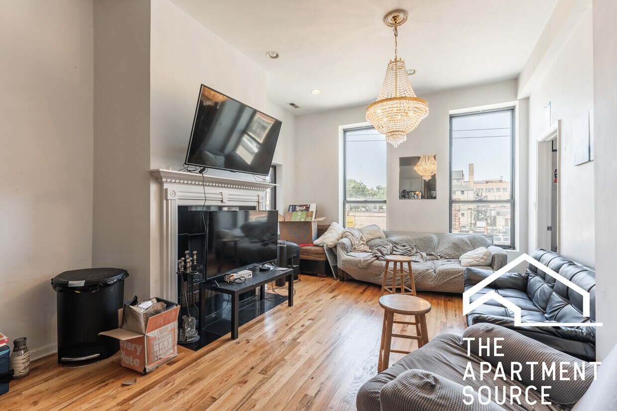 Foto principal - 1753 W Chicago Ave