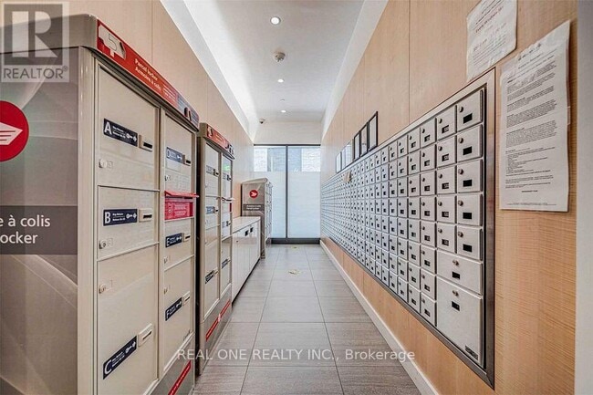 Building Photo - 45 Charles St E