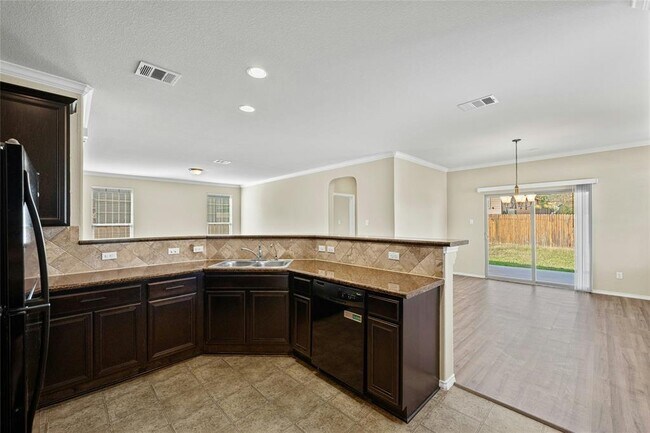 Foto del edificio - 245 Sheep Trail Dr