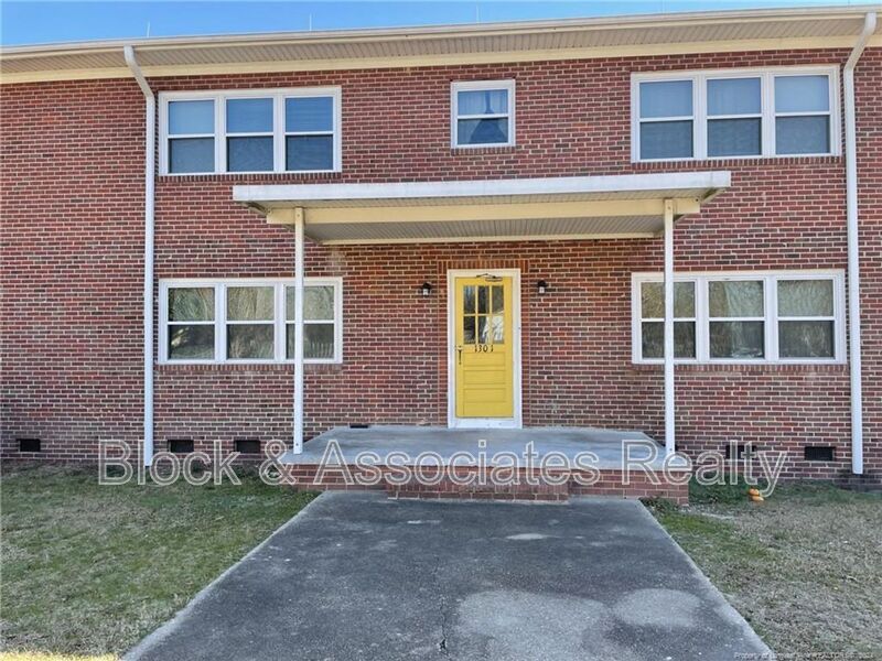 Primary Photo - 1301 S 10th St