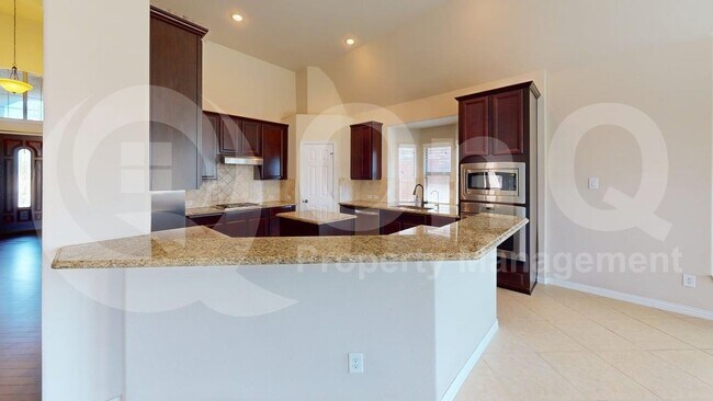 Foto del edificio - 7483 Hidden Cove Ln