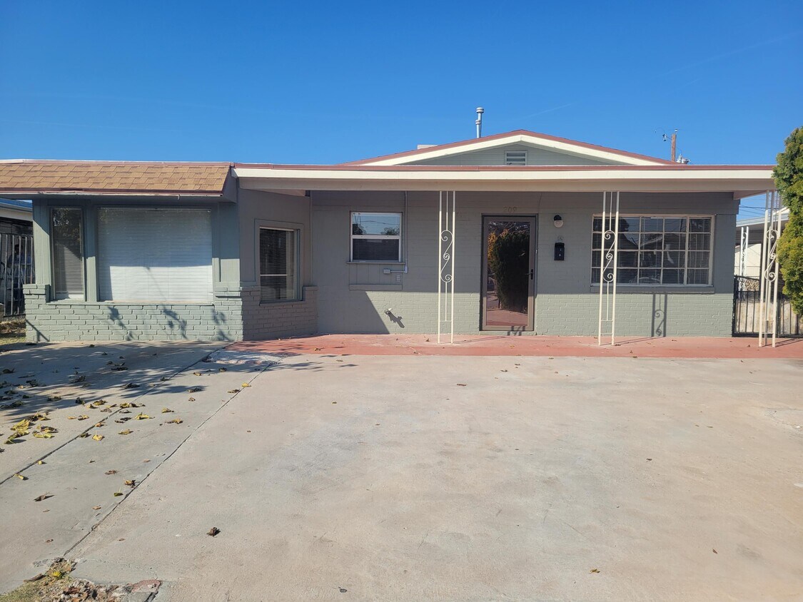 209 Mango Rd, El Paso, TX 79915 House Rental in El Paso, TX