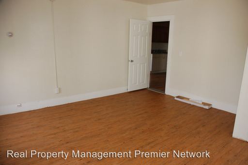 Building Photo - 305 Cedar St
