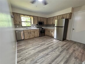 Building Photo - 7236 E Oak Isle Dr