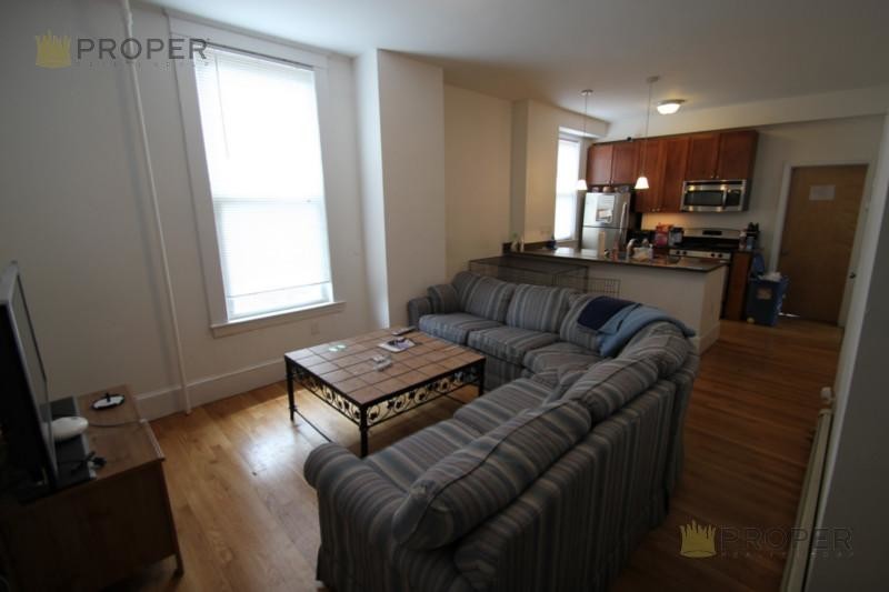 Primary Photo - 38 W Newton St