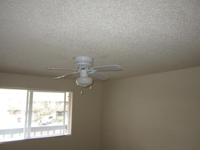 Foto del edificio - 4201 E 4th Plain Blvd