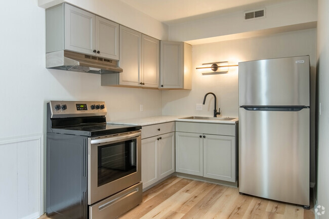 2BR, 1BA - 800SF - The Hendrix 24 Apartments