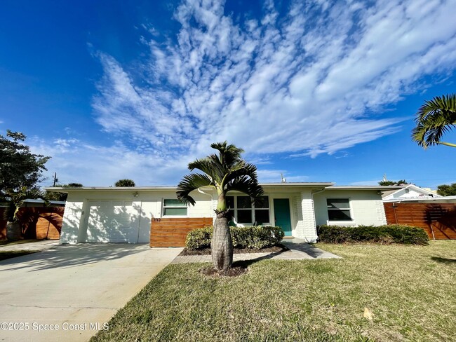 Building Photo - 132 E Gadsden Ln