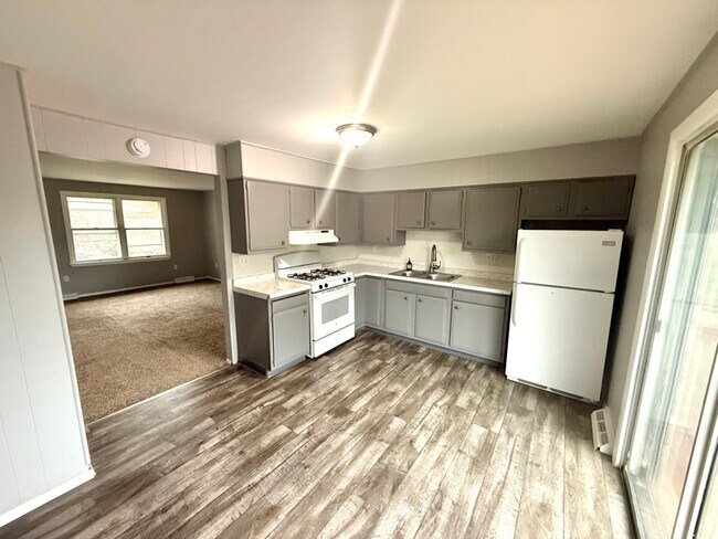 Building Photo - 11 Hamilton Pl