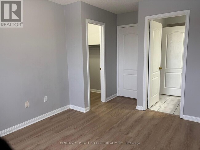 Building Photo - 250 Richvale Dr S