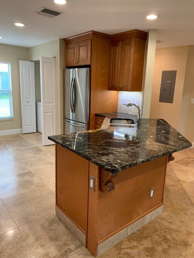 Foto del edificio - 928 NW Spruce Ridge Dr