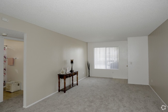 2HAB, 1BA - 1,012 ft² - Mayberry Colony Apartments