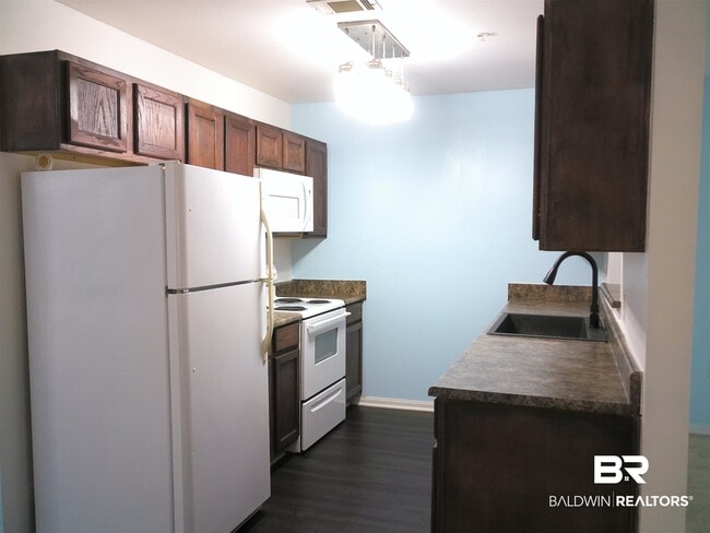 Building Photo - 1517 Regency Rd