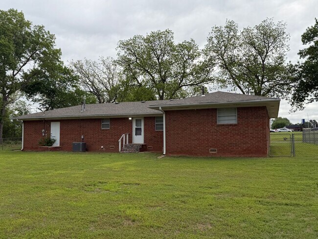 Foto del edificio - 4010 N Harrison Ave