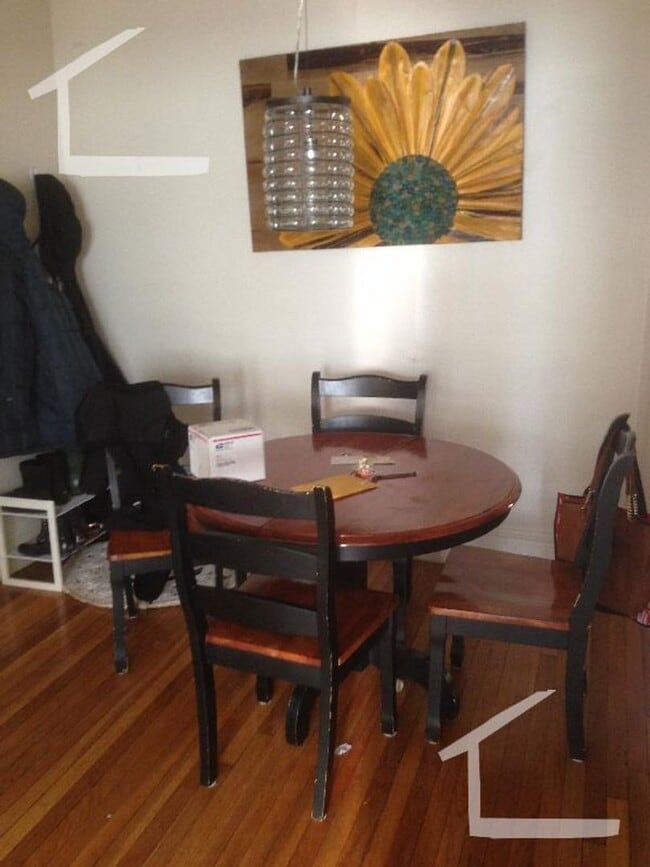 Building Photo - No Brokers Fee, Short Walk to BU and Cooli...