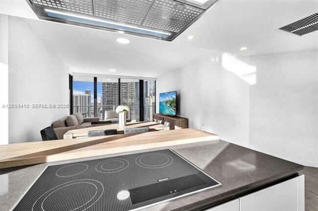 Building Photo - 1000 Brickell Plaza
