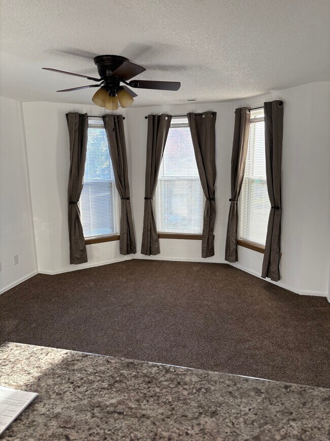 Foto del edificio - 301 W Abriendo Ave