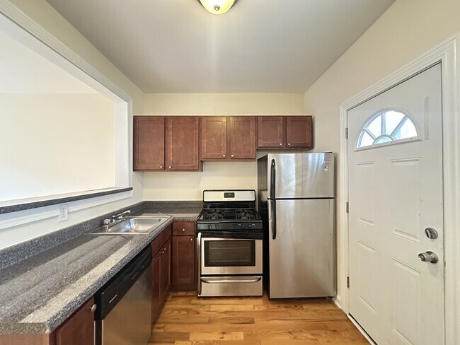 Foto del edificio - 4211 N Wolcott Ave