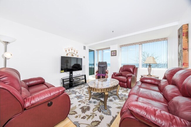 Foto del edificio - 356 Beach St