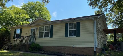 Building Photo - 1112 Britton Springs Rd