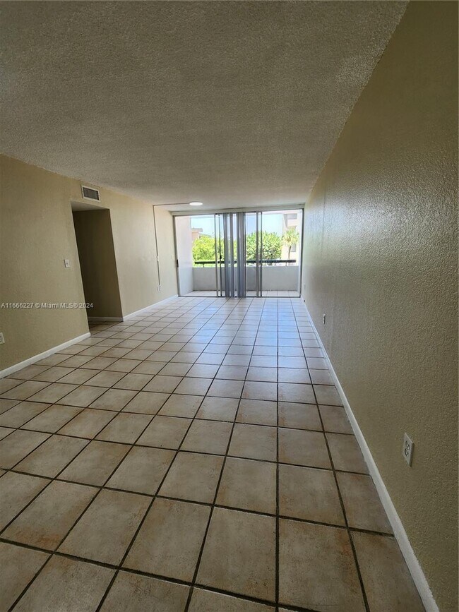 Building Photo - 802 NW 87th Ave