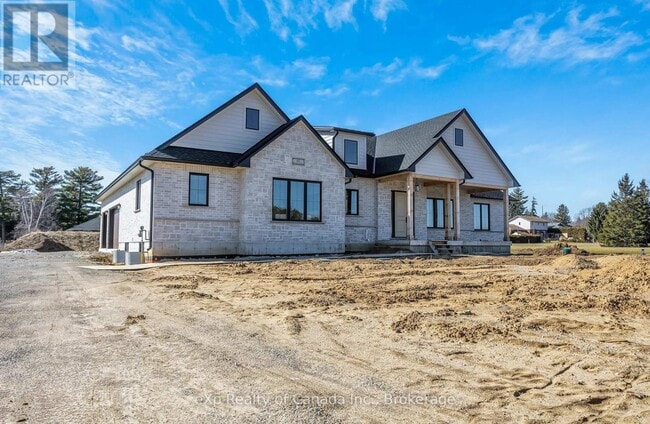 Building Photo - 65 Meadowlands Dr