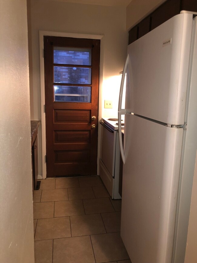 Kitchen - 4336 Fair Oaks Rd