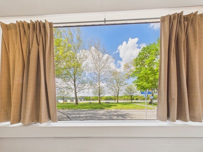 Foto del edificio - 1017 N Front St