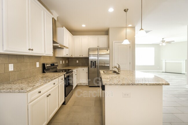 Building Photo - 2505 Trackers Ct