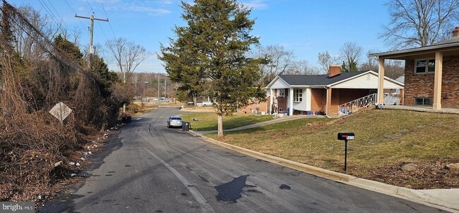 Photo - 5616 Old Temple Hill Rd House