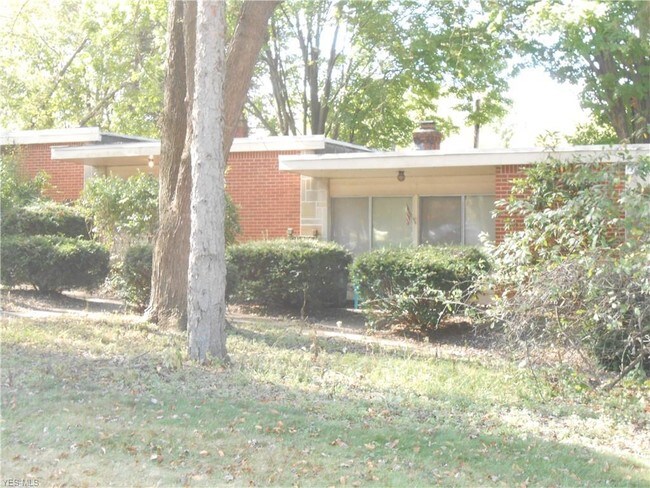 Foto del edificio - 27890 Center Ridge Rd