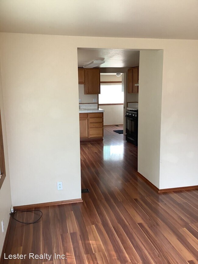 Building Photo - 3 br, 1 bath House - 4640 Balsam Dr.