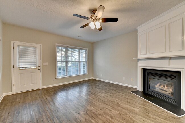 Foto del edificio - 3415 Oxwell Dr