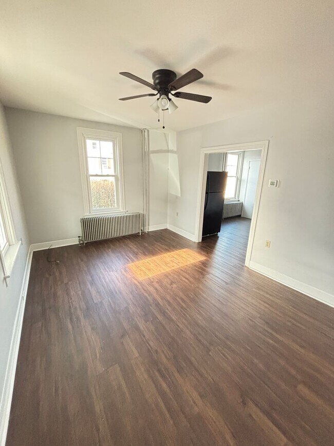 Foto del edificio - remodeled 2-bedroom, 1.5-bath duplex