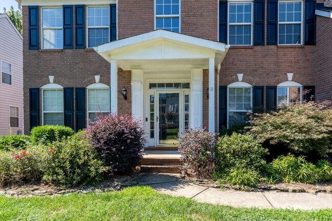 Foto del edificio - 604 Queenswater Ln