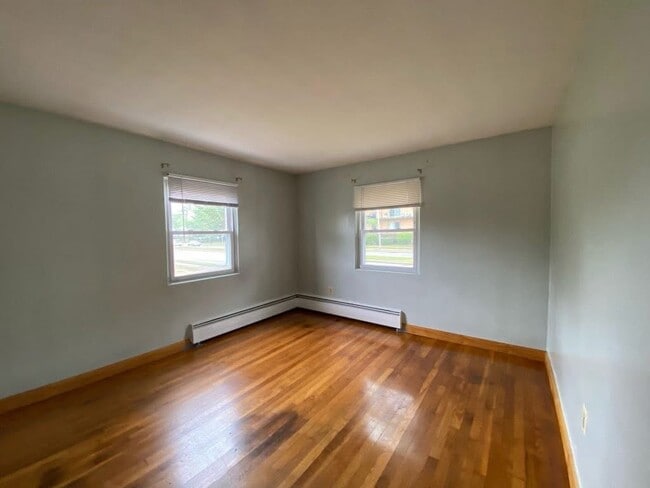 Building Photo - 246 Quincy Shore Dr