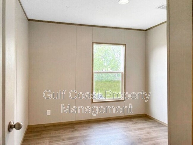 Foto del edificio - 6293 Gewant Blvd