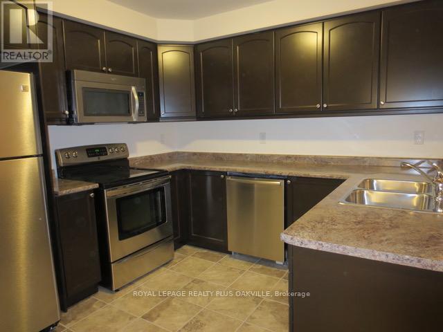 Building Photo - 246 Mortimer Cres