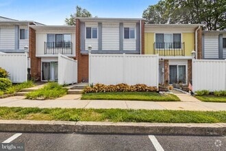 Building Photo - 5 Cornwallis Square