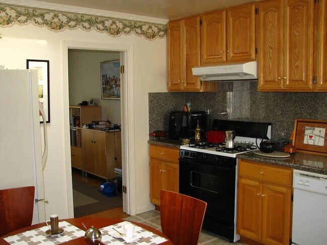 Photo - 2034 33rd Ave Apartments