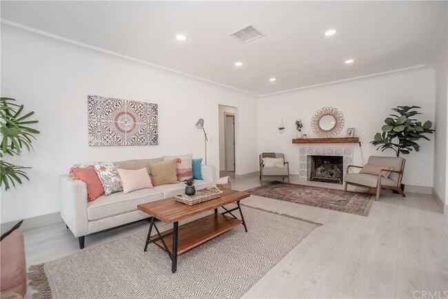 Building Photo - 3600 Gardenia Ave