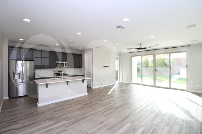 Foto del edificio - 3044 N Cholla St