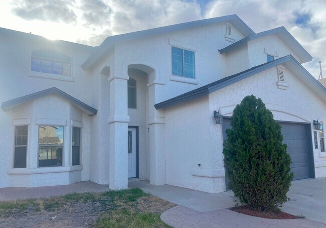Foto del edificio - COMING SOON! Beautiful Home in a Great Neighborhood