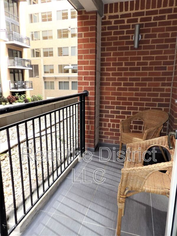 Foto del edificio - 915 E Street NW