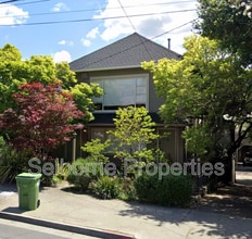 Building Photo - 4174 Howe St