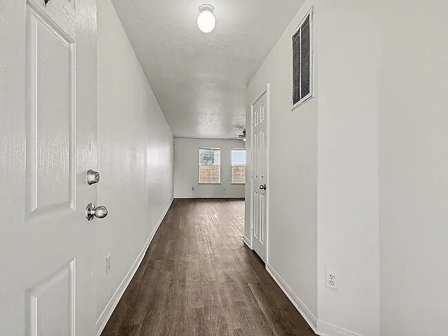 Building Photo - 19414 Dry Canyon Ct