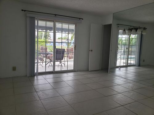 Foto del edificio - 1108 SW 24th Ave